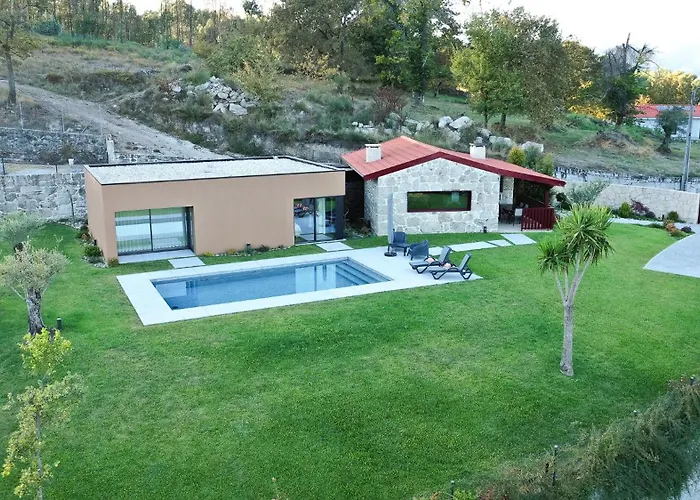 Casa Encosta Do Monte *